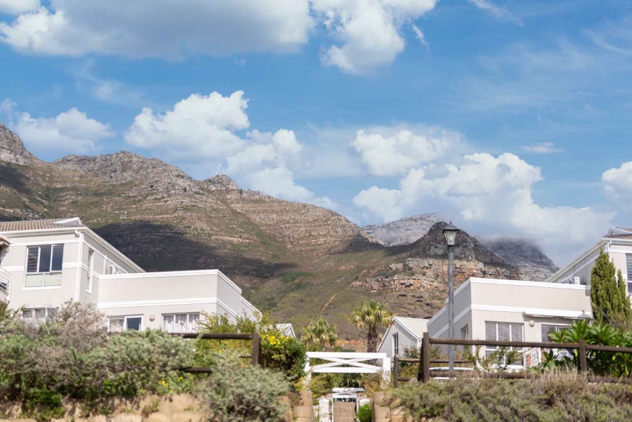 1 Bedroom Property for Sale in Vredehoek Western Cape